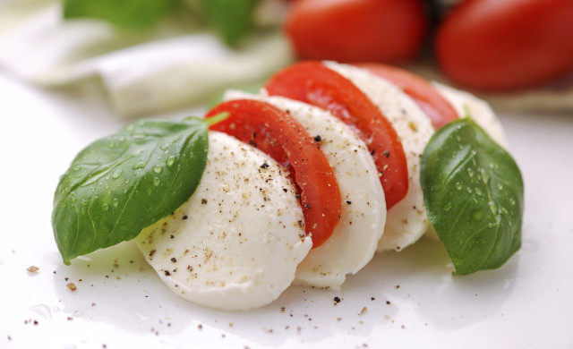 La Mozzarella: Not a choice. A privilege. – Fra Noi